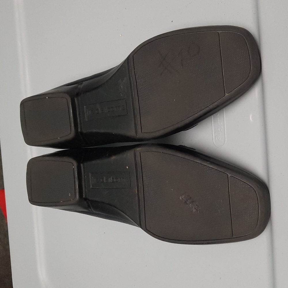 Shoes - Picture 3 of 4